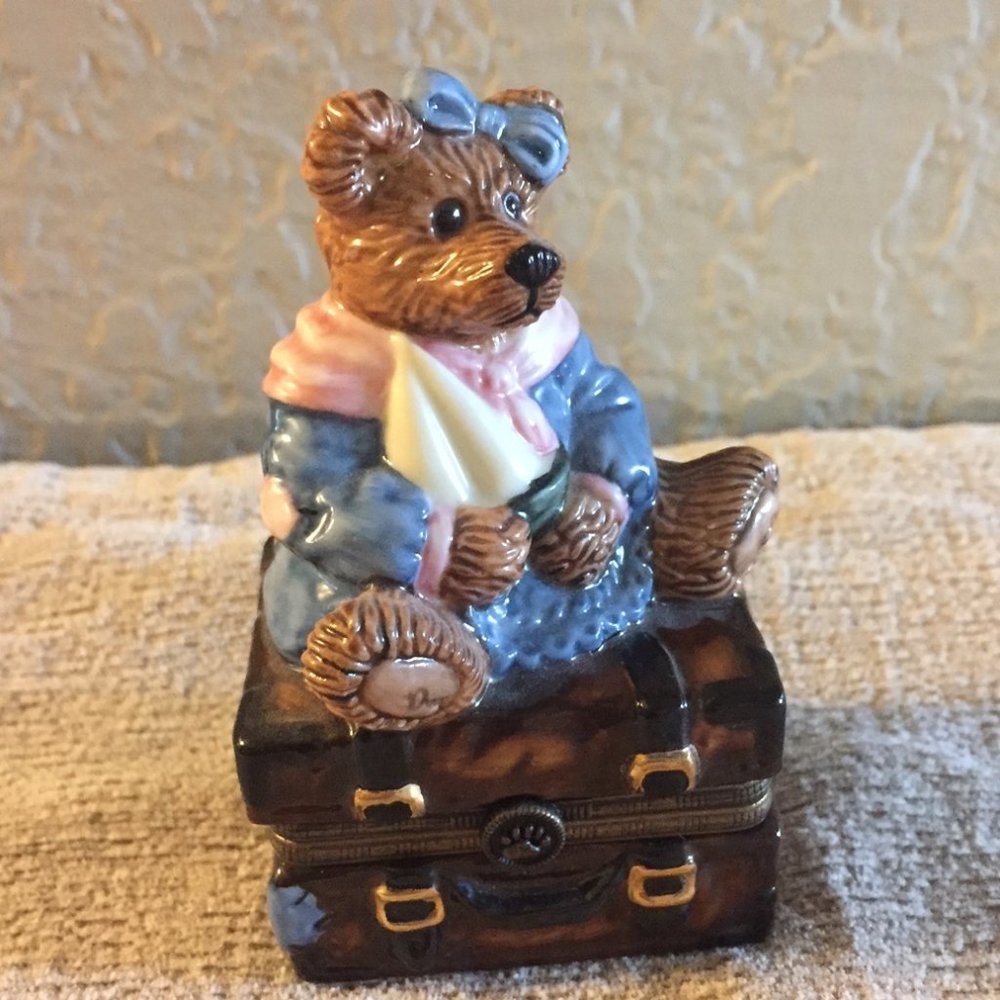 Vintage 90s Boyds Bears  Pottery Hinged Trinket Box "Wilson with Love Sonnet"